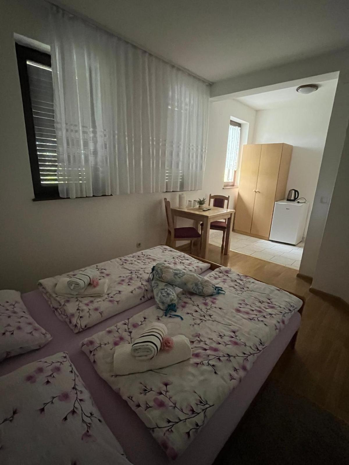 Guest House Stefanija โพลยานัค ภายนอก รูปภาพ