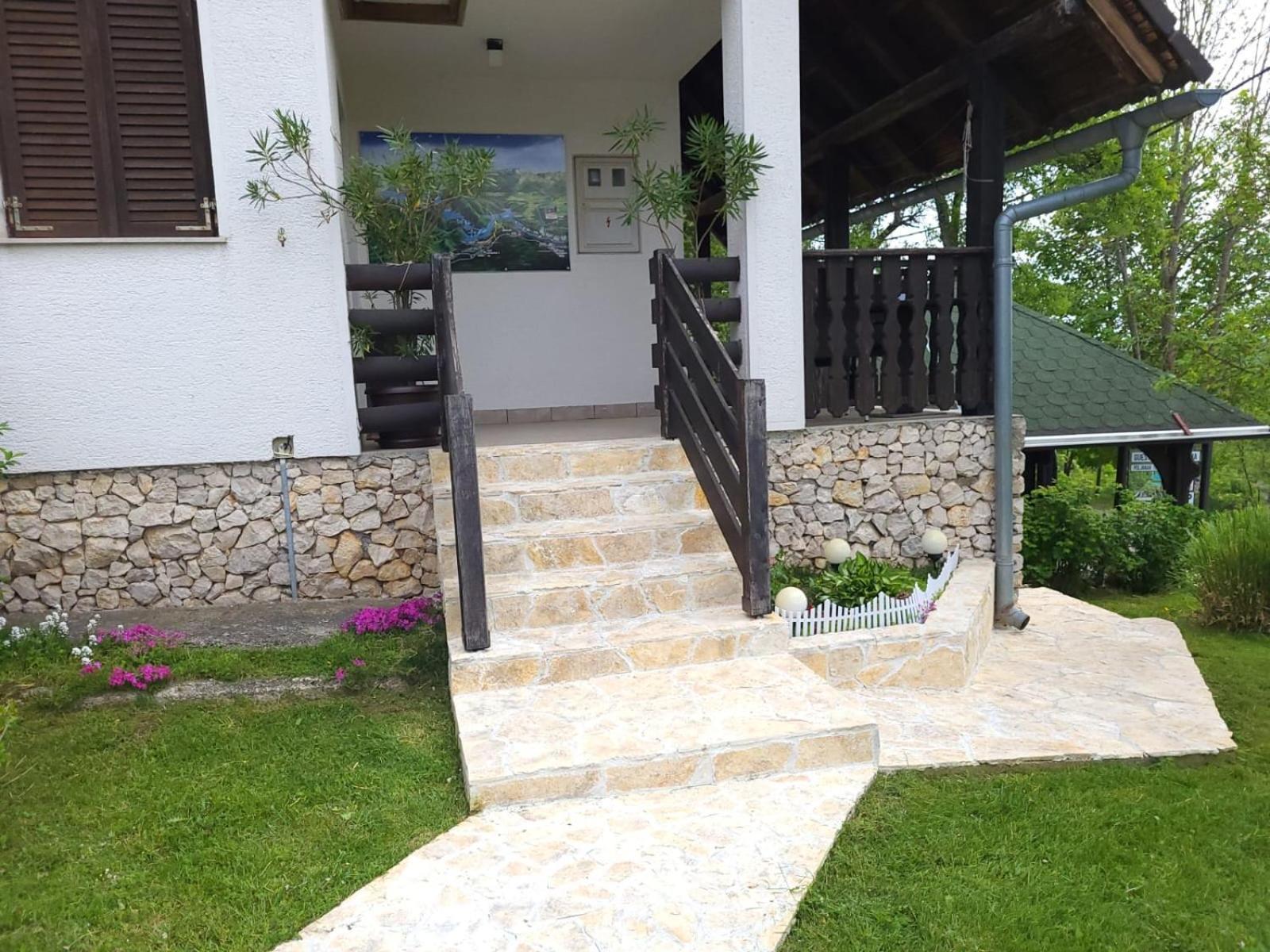 Guest House Stefanija โพลยานัค ภายนอก รูปภาพ