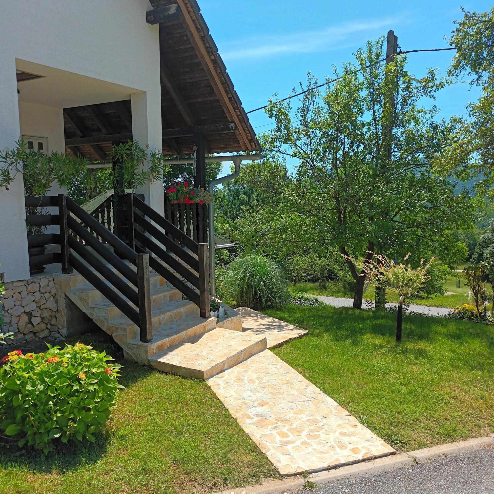 Guest House Stefanija โพลยานัค ภายนอก รูปภาพ