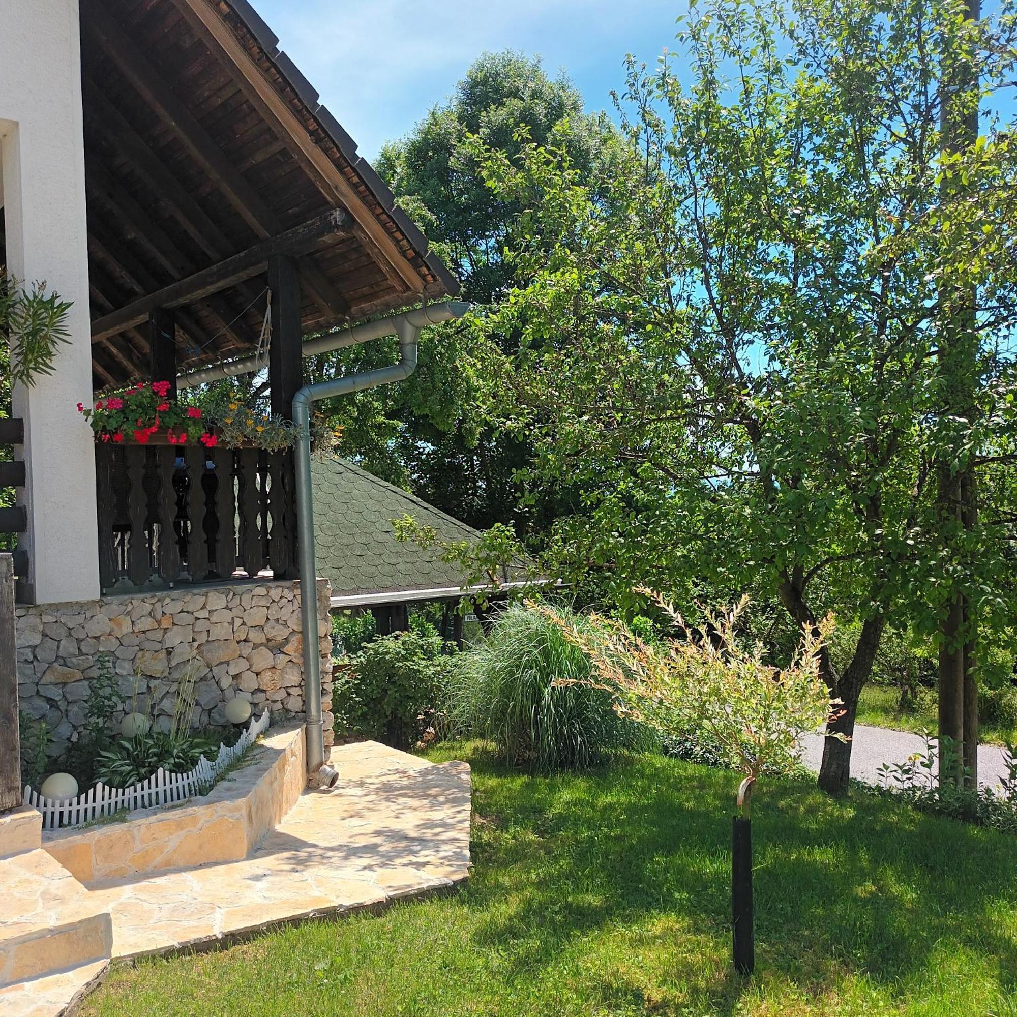 Guest House Stefanija โพลยานัค ภายนอก รูปภาพ